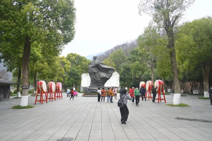 Glorious Gleam: ketika kilau cahaya menjadi puisi akhir tahun di Senayan City